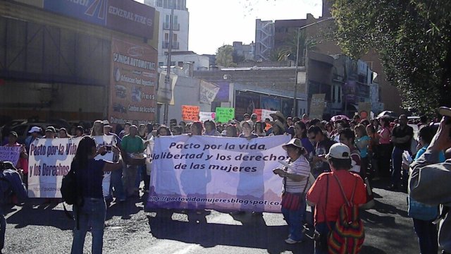 Marcha por el día de la despenalización del aborto en América Latina y el Caribe del Monumento a la madre hasta el Zócalo, 28 de septiembre de 2011 México, D. F.
