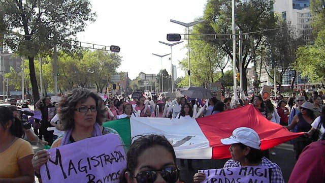 Marcha por el día de la despenalización del aborto en América Latina y el Caribe del Monumento a la madre hasta el Zócalo, 28 de septiembre de 2011 México, D. F.