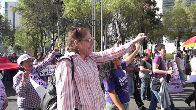 Marcha por el día de la despenalización del aborto en América Latina y el Caribe del Monumento a la madre hasta el Zócalo, 28 de septiembre de 2011 México, D. F.