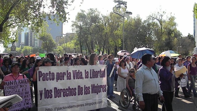 Marcha por el día de la despenalización del aborto en América Latina y el Caribe del Monumento a la madre hasta el Zócalo, 28 de septiembre de 2011 México, D. F.