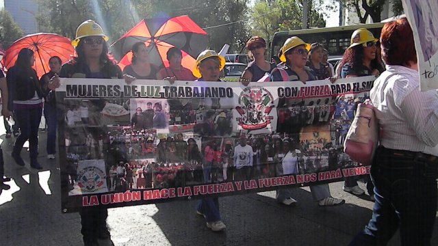 Marcha por el día de la despenalización del aborto en América Latina y el Caribe del Monumento a la madre hasta el Zócalo, 28 de septiembre de 2011 México, D. F.