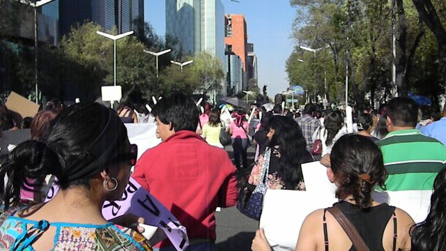 Marcha por el día de la despenalización del aborto en América Latina y el Caribe del Monumento a la madre hasta el Zócalo, 28 de septiembre de 2011 México, D. F.
