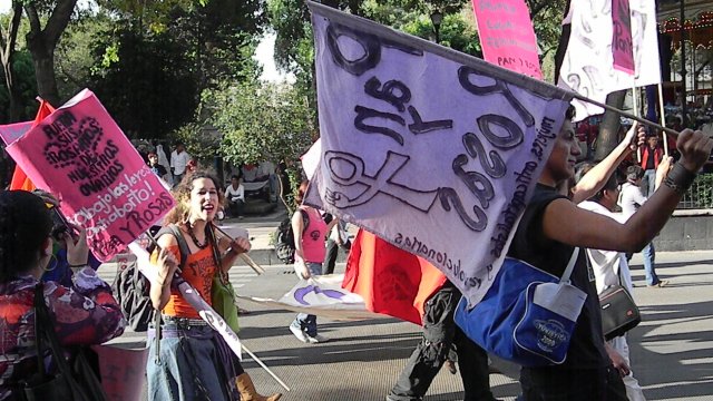 Marcha por el día de la despenalización del aborto en América Latina y el Caribe del Monumento a la madre hasta el Zócalo, 28 de septiembre de 2011 México, D. F.