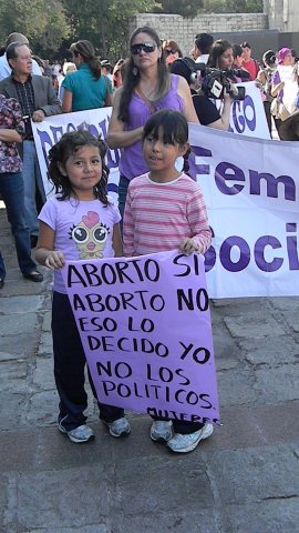 Marcha por el día de la despenalización del aborto en América Latina y el Caribe del Monumento a la madre hasta el Zócalo, 28 de septiembre de 2011 México, D. F.