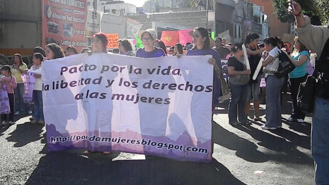 Marcha por el día de la despenalización del aborto en América Latina y el Caribe del Monumento a la madre hasta el Zócalo, 28 de septiembre de 2011 México, D. F.