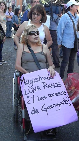 Marcha por el día de la despenalización del aborto en América Latina y el Caribe del Monumento a la madre hasta el Zócalo, 28 de septiembre de 2011 México, D. F.