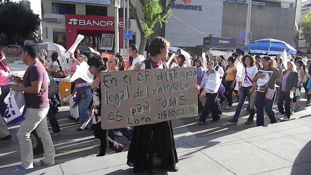 Marcha por el día de la despenalización del aborto en América Latina y el Caribe del Monumento a la madre hasta el Zócalo, 28 de septiembre de 2011 México, D. F.