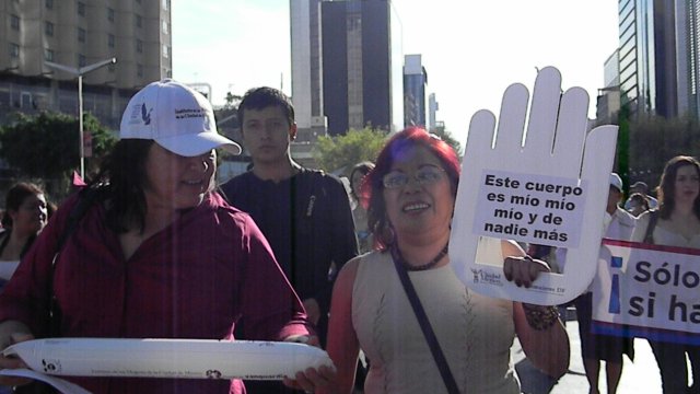 Marcha por el día de la despenalización del aborto en América Latina y el Caribe del Monumento a la madre hasta el Zócalo, 28 de septiembre de 2011 México, D. F.