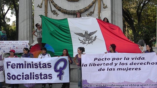 Marcha por el día de la despenalización del aborto en América Latina y el Caribe del Monumento a la madre hasta el Zócalo, 28 de septiembre de 2011 México, D. F.